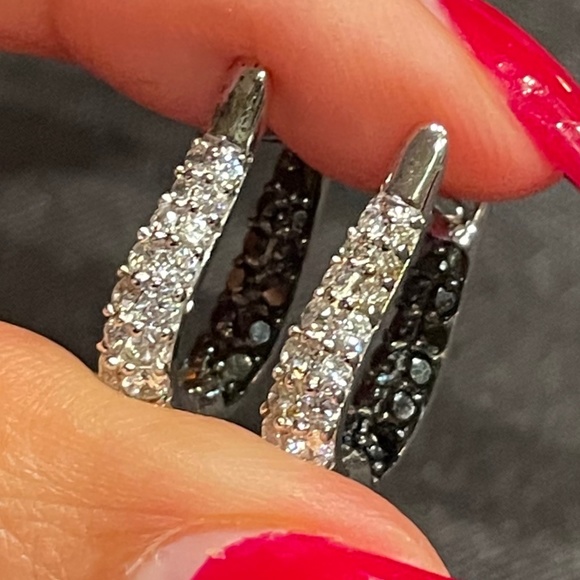 Beautiful Lab Created Black & Clear Diamonds Earrings - Picture 1 of 8
